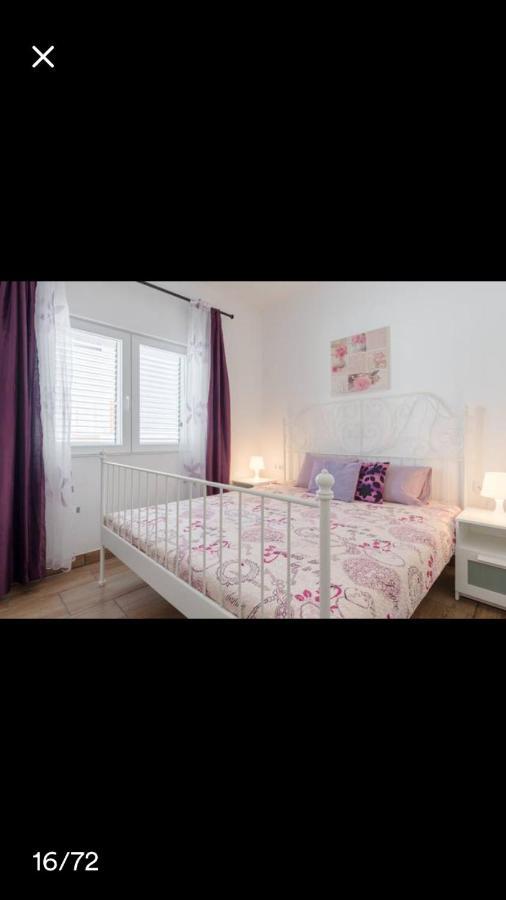 Studio Apartmant Leona With Parking Place Split Bagian luar foto