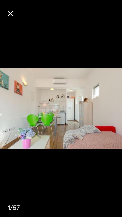 Studio Apartmant Leona With Parking Place Split Bagian luar foto